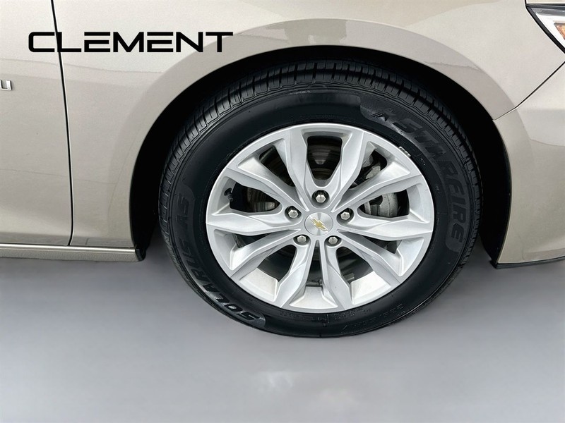 Chevrolet Malibu Vehicle Full-screen Gallery Image 35