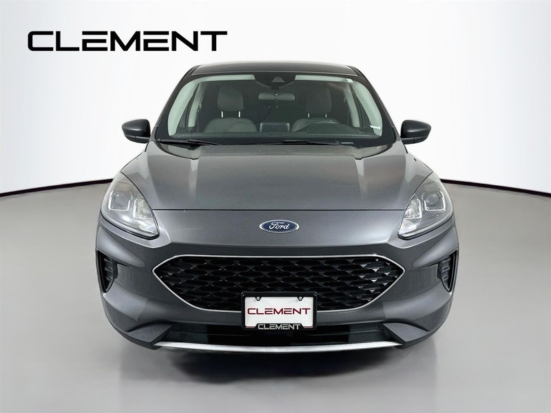 Ford Escape Vehicle Full-screen Gallery Image 3