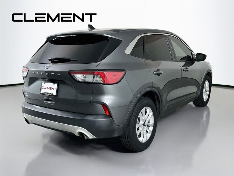 Ford Escape Vehicle Full-screen Gallery Image 7