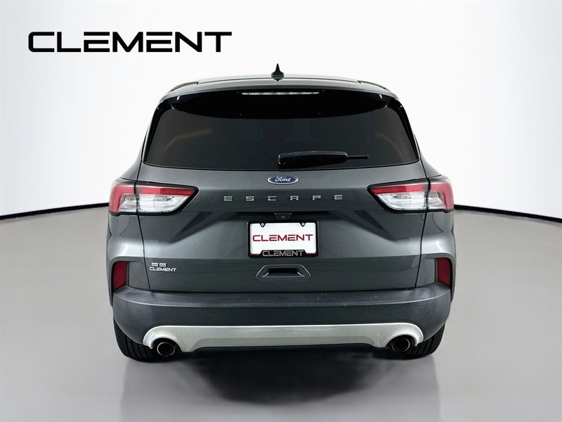 Ford Escape Vehicle Full-screen Gallery Image 8