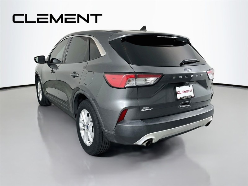 Ford Escape Vehicle Full-screen Gallery Image 10