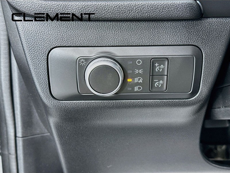 Ford Escape Vehicle Full-screen Gallery Image 14