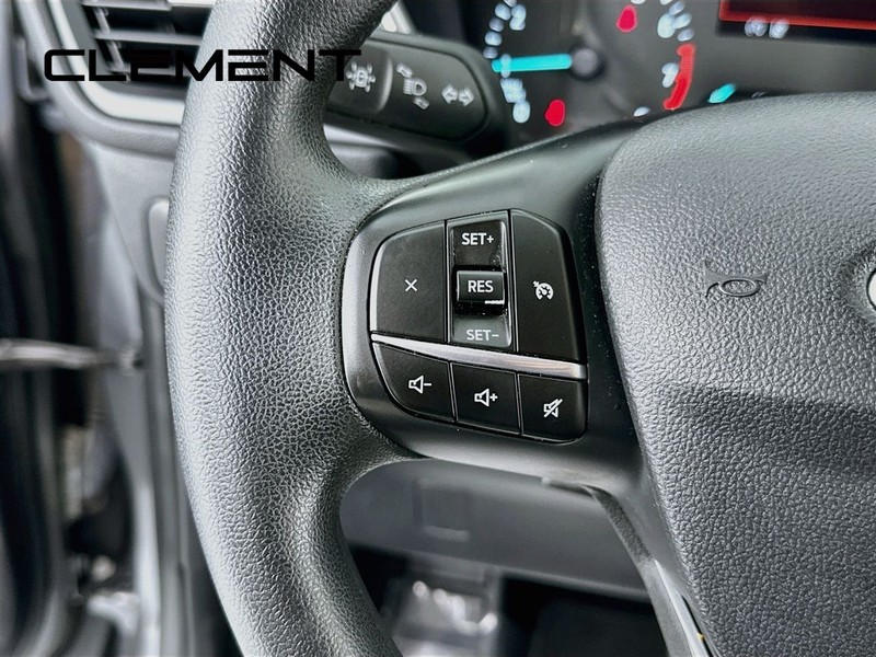 Ford Escape Vehicle Full-screen Gallery Image 16