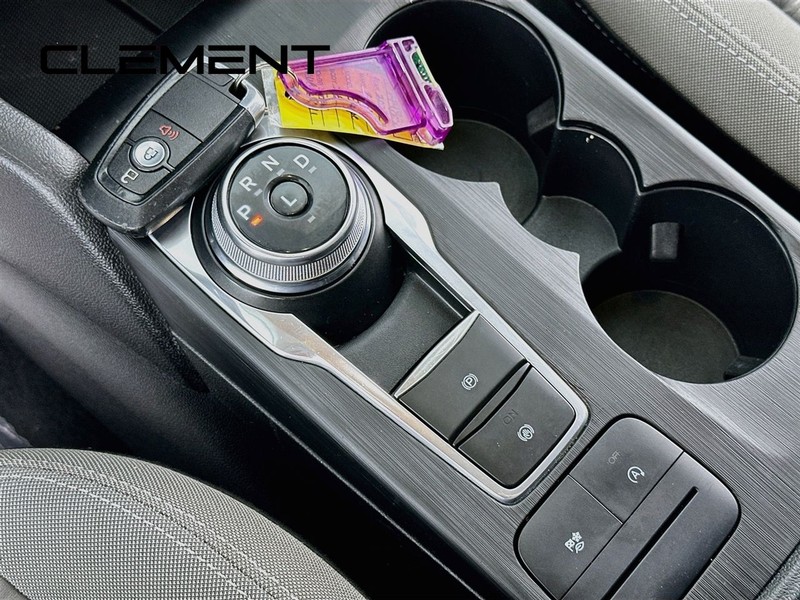 Ford Escape Vehicle Full-screen Gallery Image 23