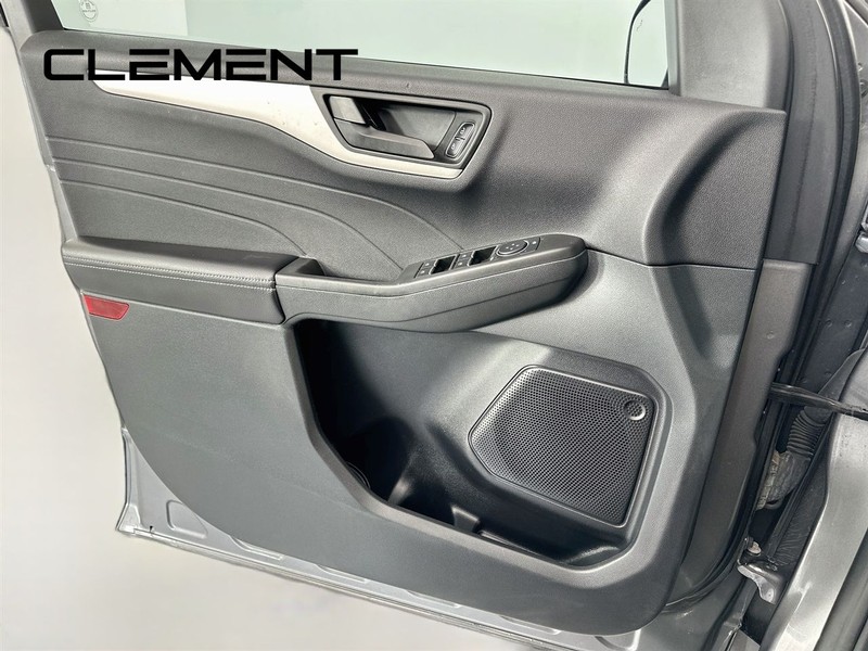 Ford Escape Vehicle Full-screen Gallery Image 26