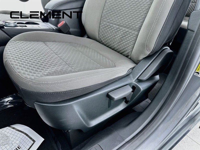 Ford Escape Vehicle Full-screen Gallery Image 27