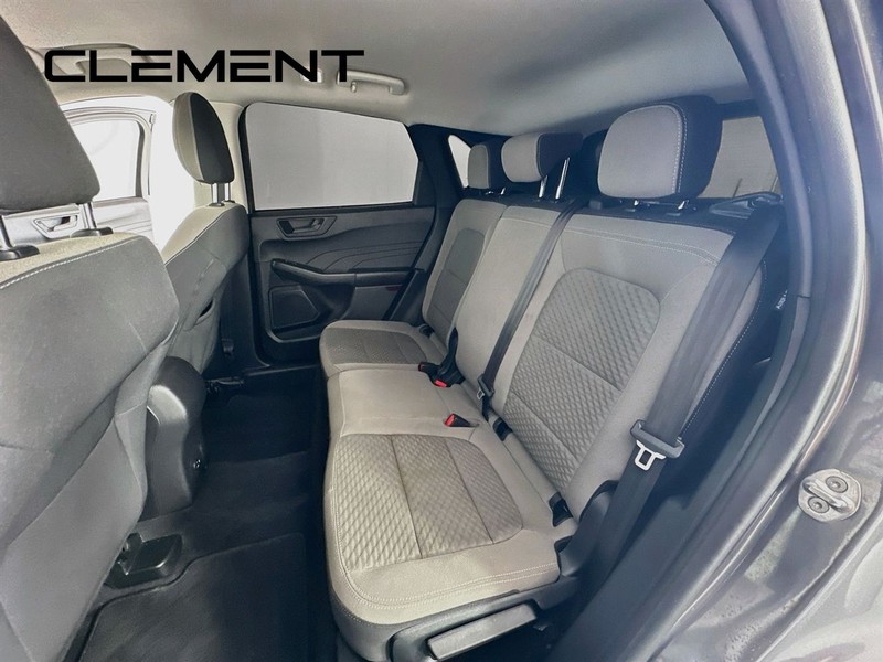 Ford Escape Vehicle Full-screen Gallery Image 30