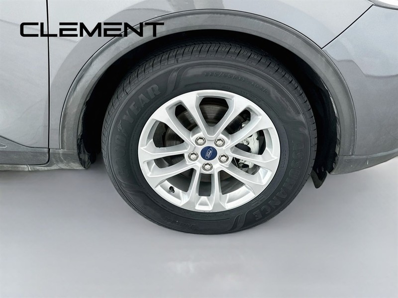 Ford Escape Vehicle Full-screen Gallery Image 34