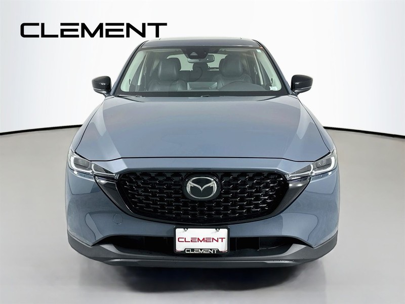 Mazda CX-5 Vehicle Full-screen Gallery Image 3