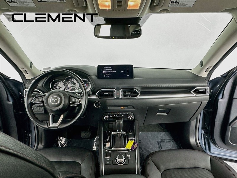 Mazda CX-5 Vehicle Full-screen Gallery Image 12