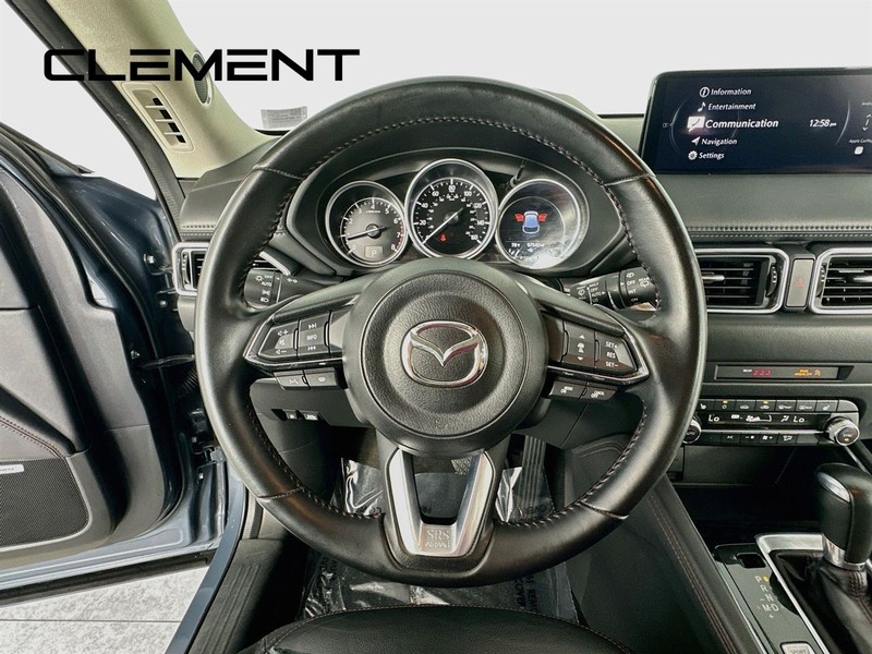 Mazda CX-5 Vehicle Full-screen Gallery Image 15
