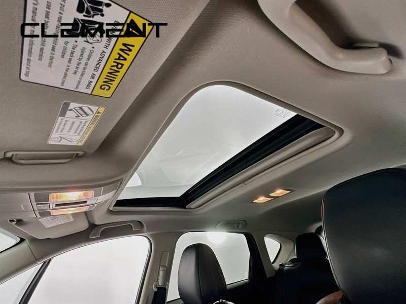 Mazda CX-5 Vehicle Full-screen Gallery Image 24