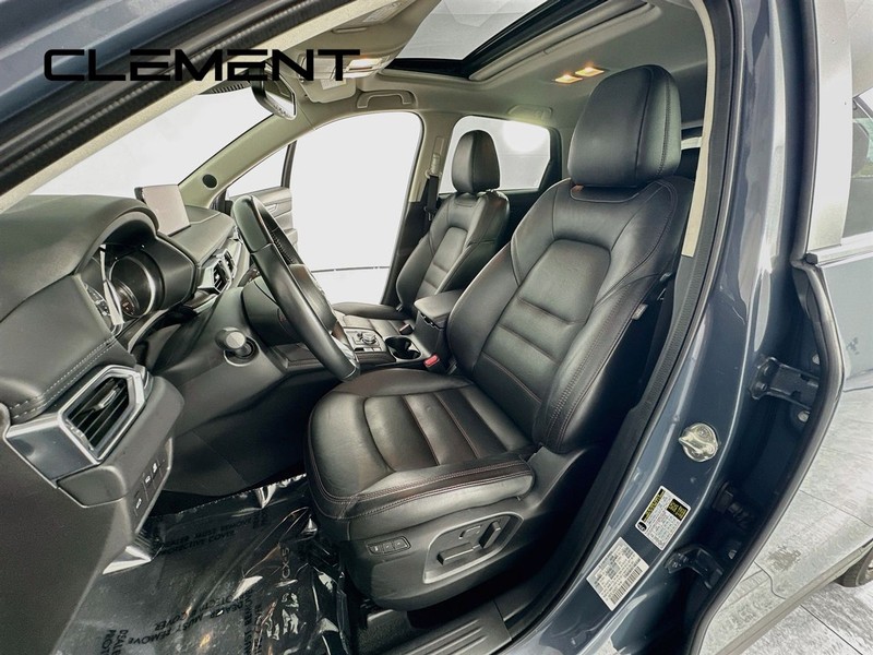 Mazda CX-5 Vehicle Full-screen Gallery Image 30