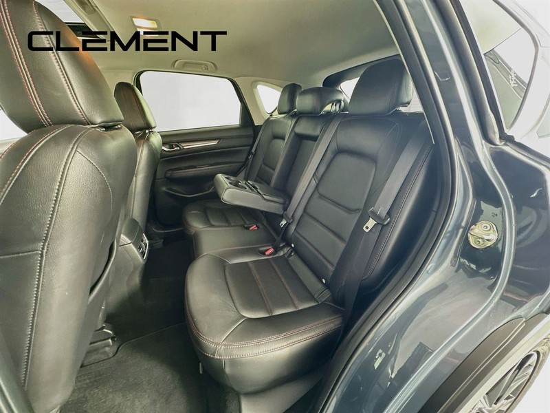 Mazda CX-5 Vehicle Full-screen Gallery Image 32