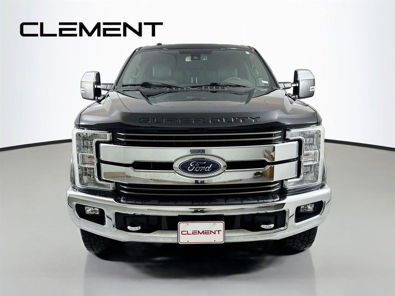 Ford Super Duty F-350 SRW Vehicle Full-screen Gallery Image 3