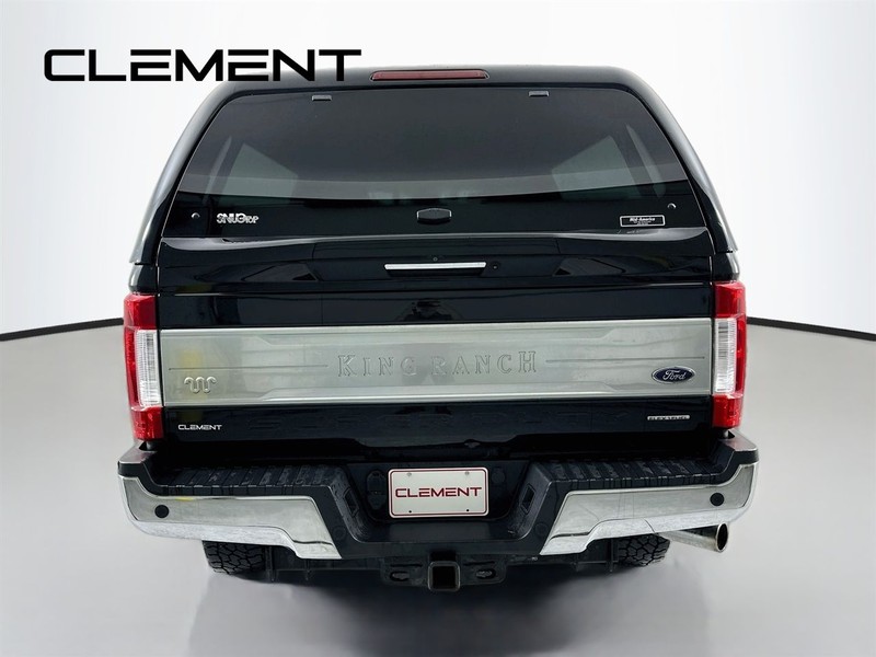 Ford Super Duty F-350 SRW Vehicle Full-screen Gallery Image 8