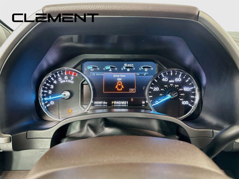 Ford Super Duty F-350 SRW Vehicle Full-screen Gallery Image 17