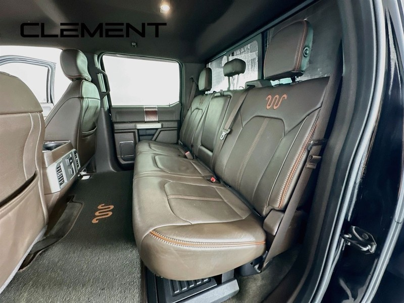 Ford Super Duty F-350 SRW Vehicle Full-screen Gallery Image 30