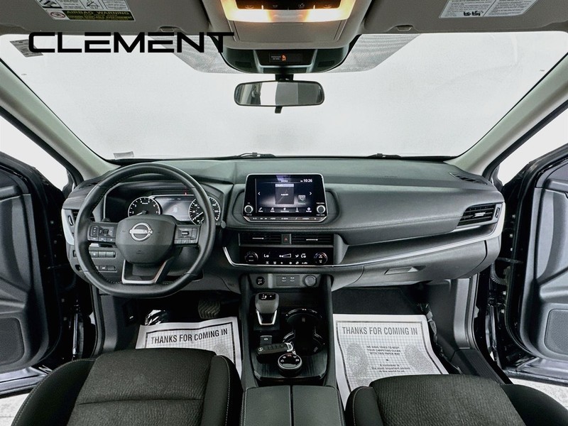 Nissan Rogue Vehicle Full-screen Gallery Image 12
