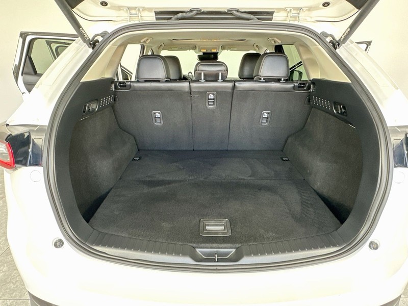 Mazda CX-5 Vehicle Full-screen Gallery Image 8