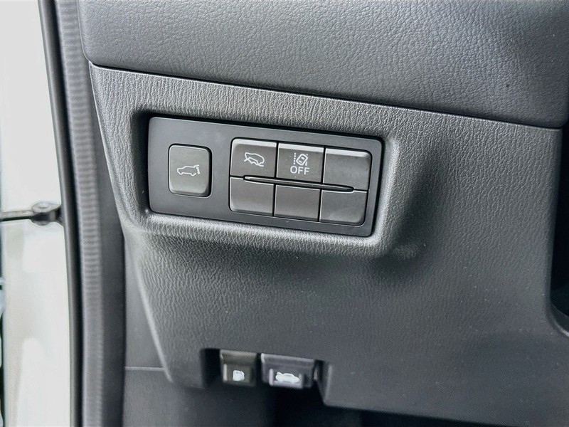 Mazda CX-5 Vehicle Full-screen Gallery Image 10