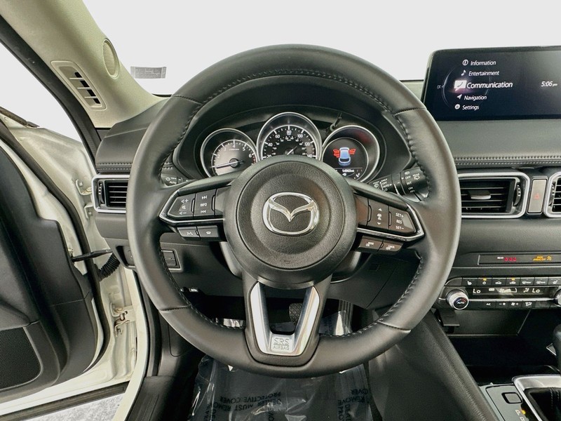 Mazda CX-5 Vehicle Full-screen Gallery Image 11