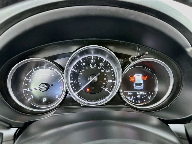 Mazda CX-5 Vehicle Full-screen Gallery Image 14