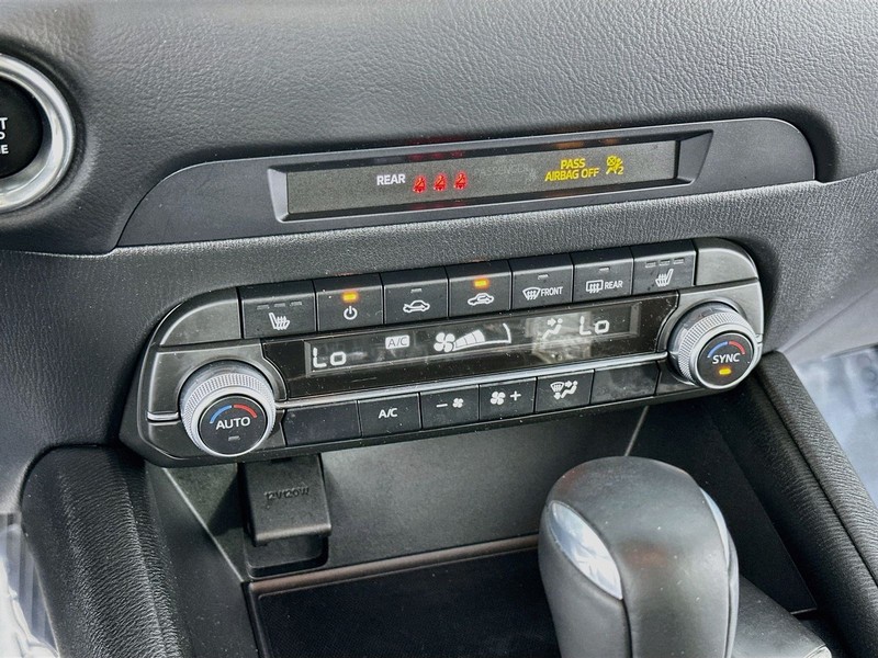 Mazda CX-5 Vehicle Full-screen Gallery Image 17