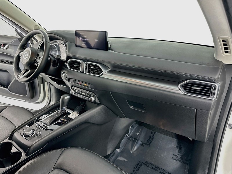 Mazda CX-5 Vehicle Full-screen Gallery Image 28
