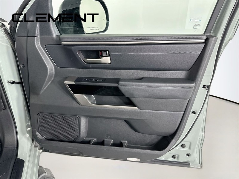 Toyota Tundra 4WD Vehicle Image 35