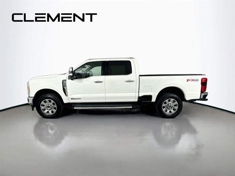 Ford Super Duty F-350 SRW Vehicle Image 06