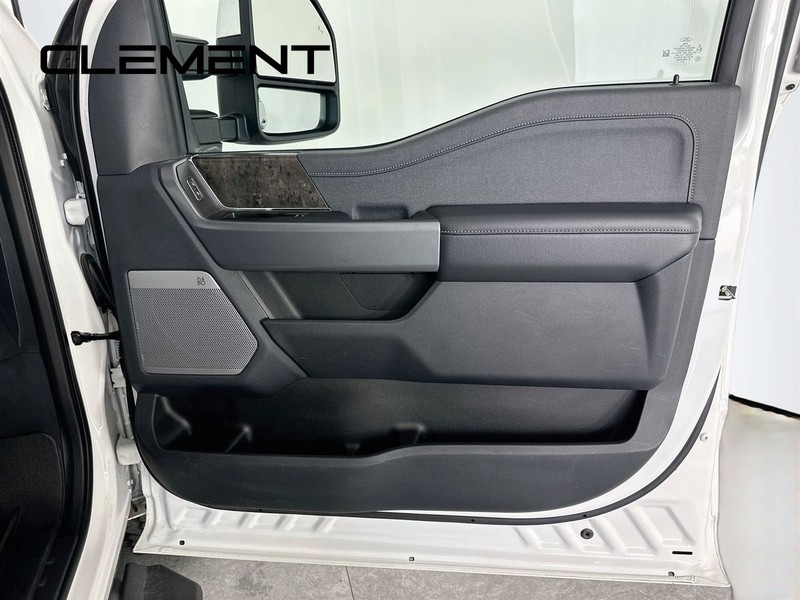 Ford Super Duty F-350 SRW Vehicle Image 37