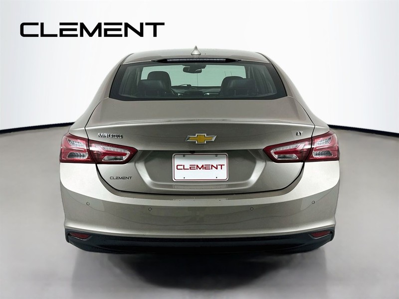 Chevrolet Malibu Vehicle Image 08