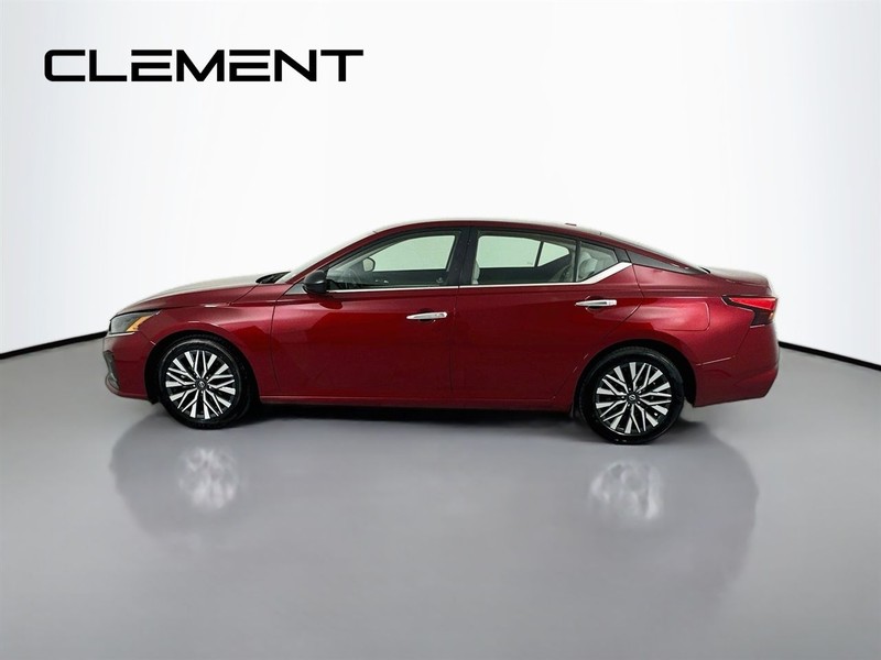 Nissan Altima Vehicle Image 06