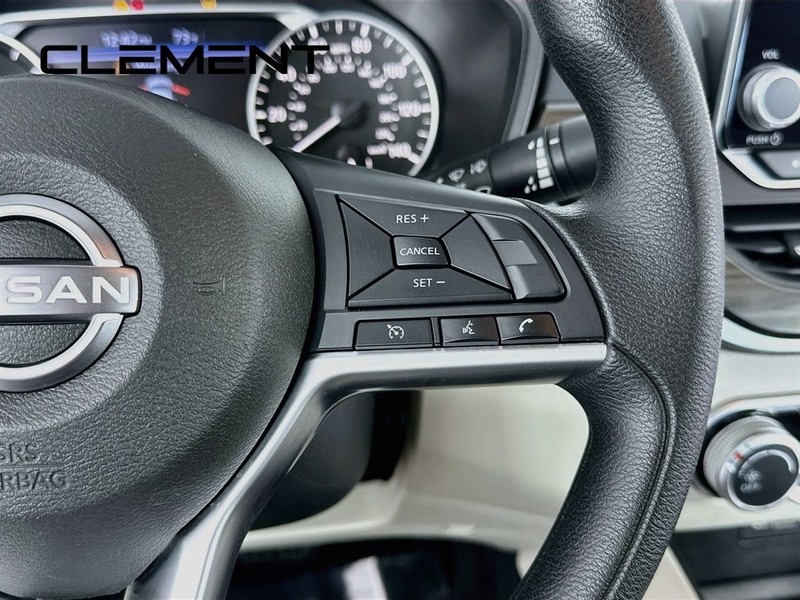 Nissan Altima Vehicle Image 17