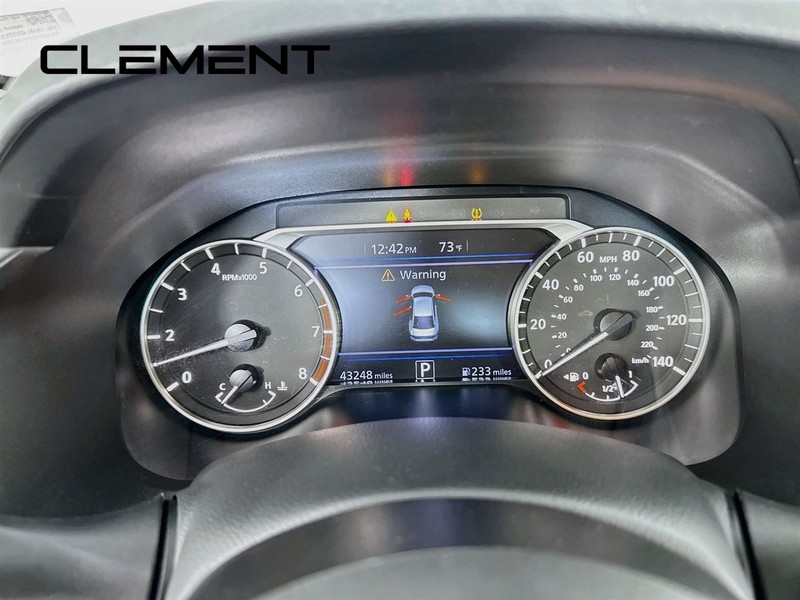 Nissan Altima Vehicle Image 18
