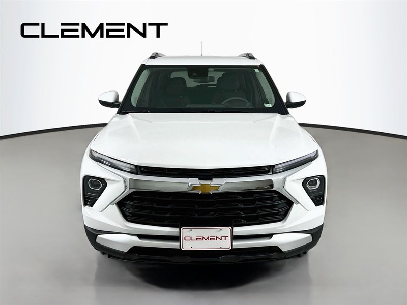 Chevrolet Trailblazer Vehicle Image 03