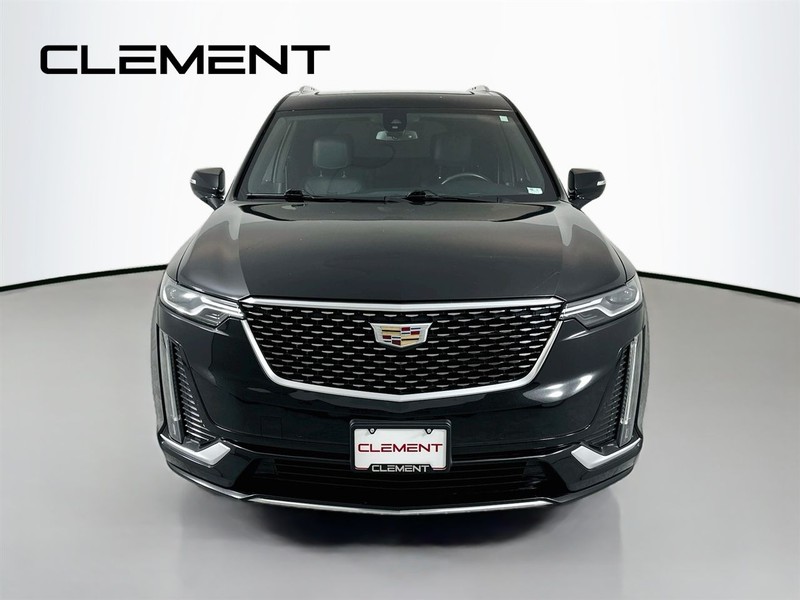 Cadillac XT6 Vehicle Full-screen Gallery Image 03