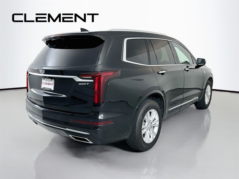 Cadillac XT6 Vehicle Full-screen Gallery Image 07