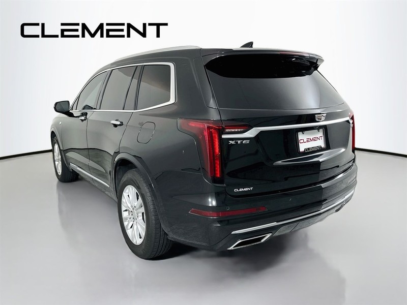 Cadillac XT6 Vehicle Full-screen Gallery Image 10