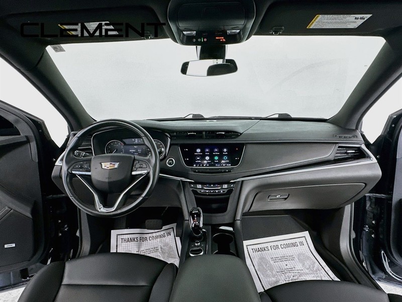 Cadillac XT6 Vehicle Full-screen Gallery Image 12