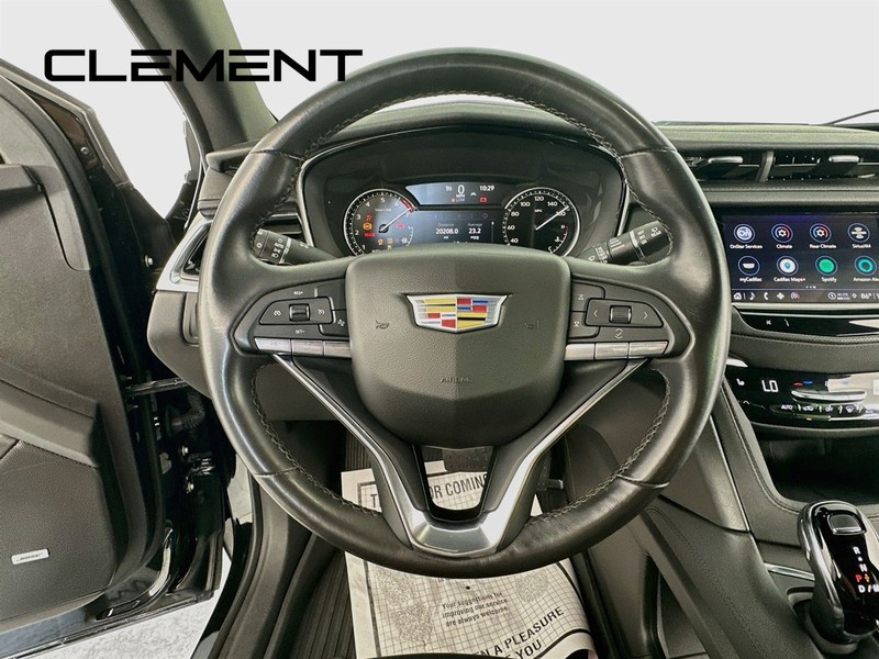 Cadillac XT6 Vehicle Full-screen Gallery Image 15