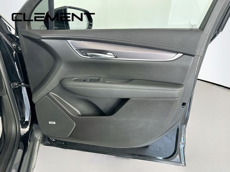 Cadillac XT6 Vehicle Full-screen Gallery Image 36