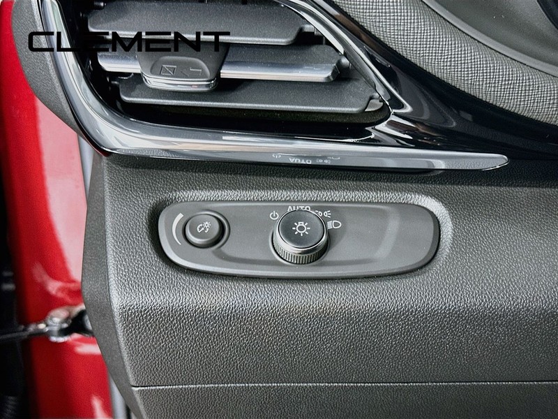 Buick Envista Vehicle Full-screen Gallery Image 14
