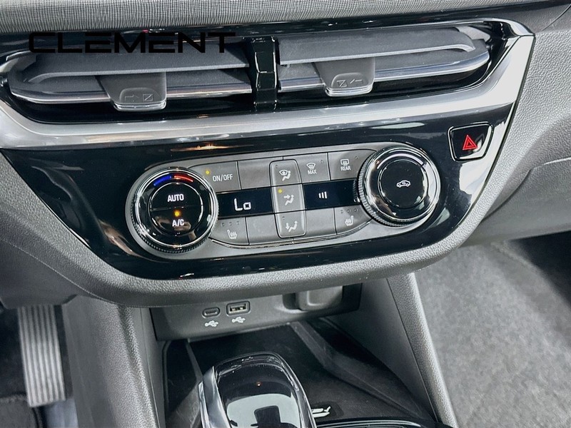Buick Envista Vehicle Full-screen Gallery Image 22