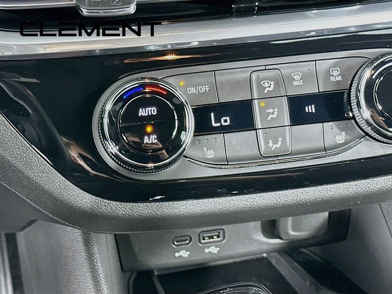 Buick Envista Vehicle Full-screen Gallery Image 23