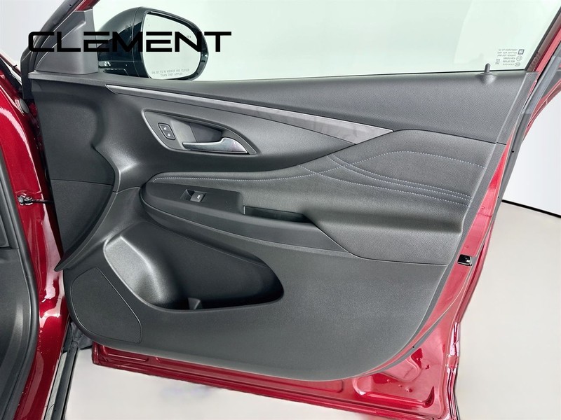 Buick Envista Vehicle Full-screen Gallery Image 34