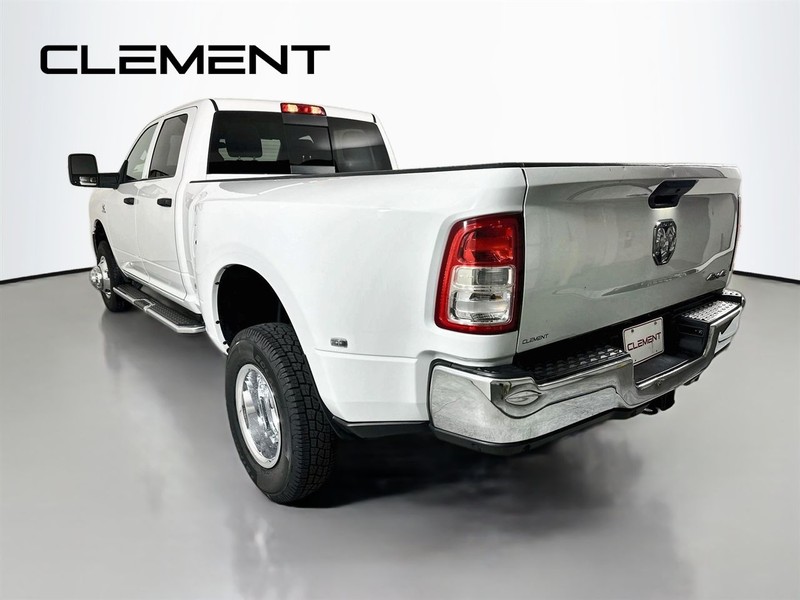 Ram 3500 Vehicle Image 10