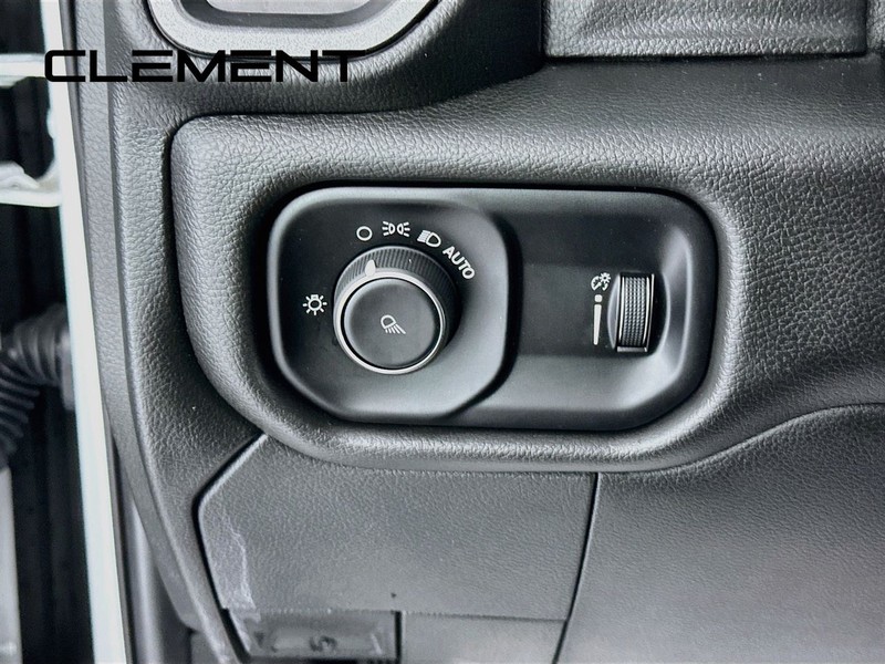 Ram 3500 Vehicle Image 12