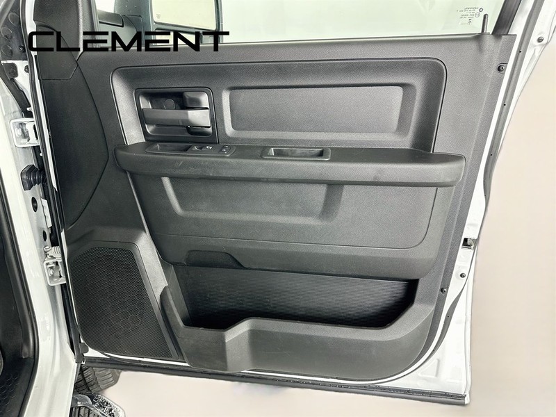 Ram 3500 Vehicle Image 32